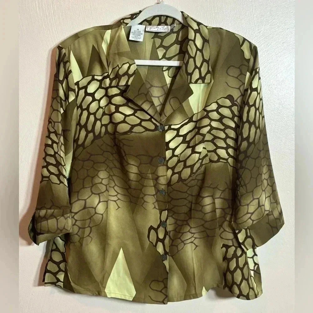 Kathy Che‎ Women's Plus Blouse Shirt 3/4 Sleeve Button Down Green Geometric 18